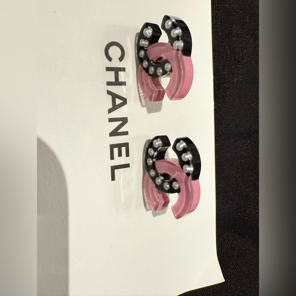 Authentic two tone color Chanel resin earrings. - Picture 13 of 13